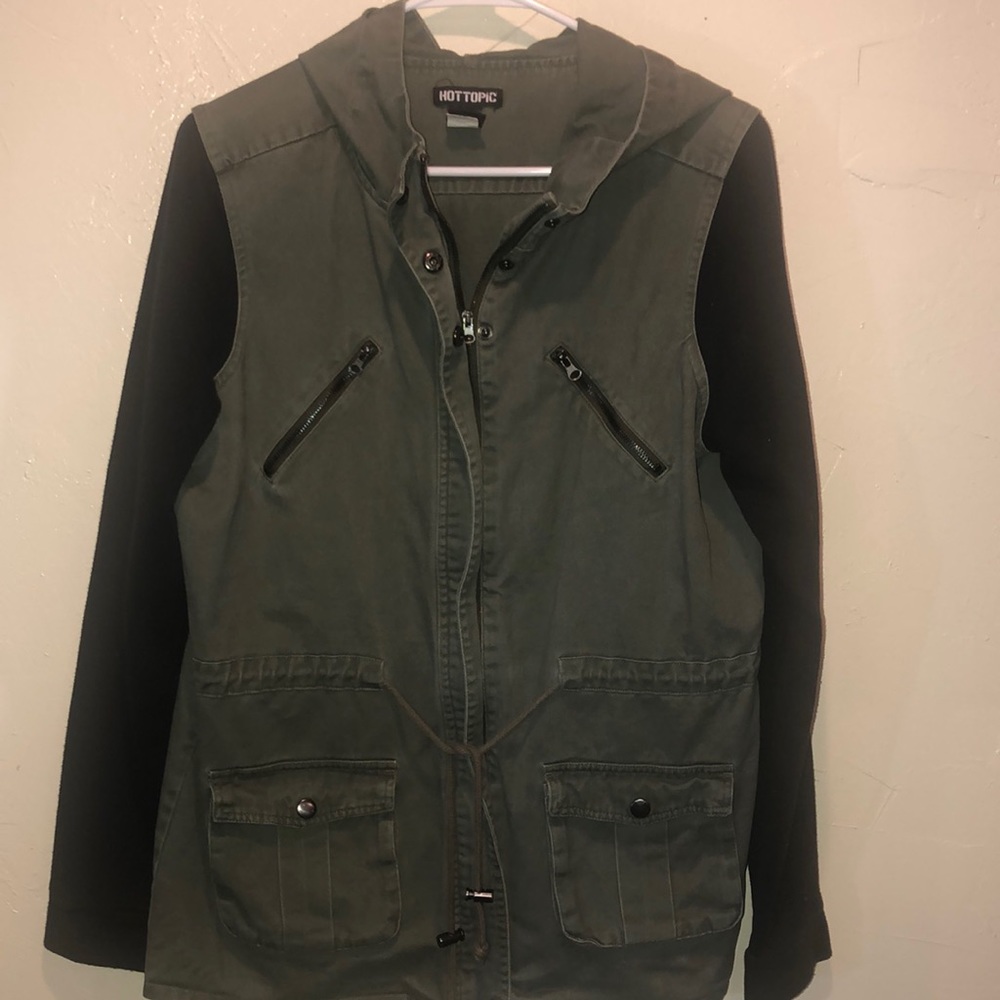 Hot Topic khaki hooded jacket. Size L